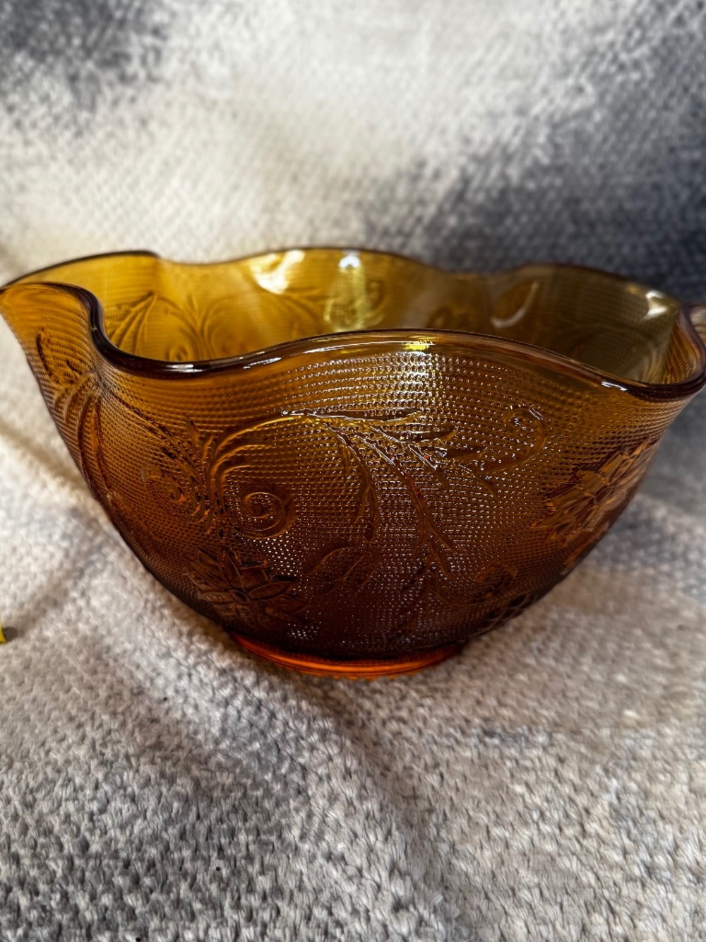 Vintage Tiara Indiana Glass Amber Sandwich Salad Bowl 10" Ruffled scalloped edge